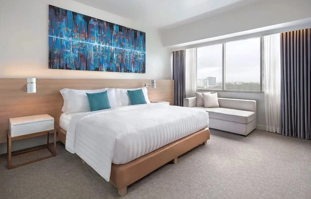 Deluxe King Room Image